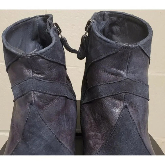 Gidigio Size 38 Charcoal Gray Leather w/ Suede Bootie / Ankle Booties  Italy EUC - Picture 7 of 12
